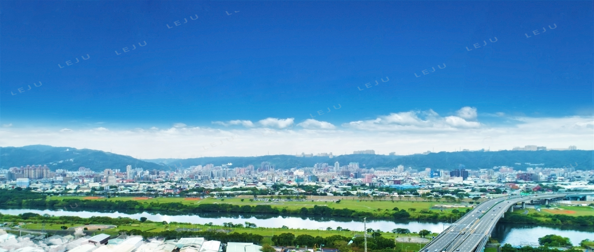 高妍植3 面河景空拍照