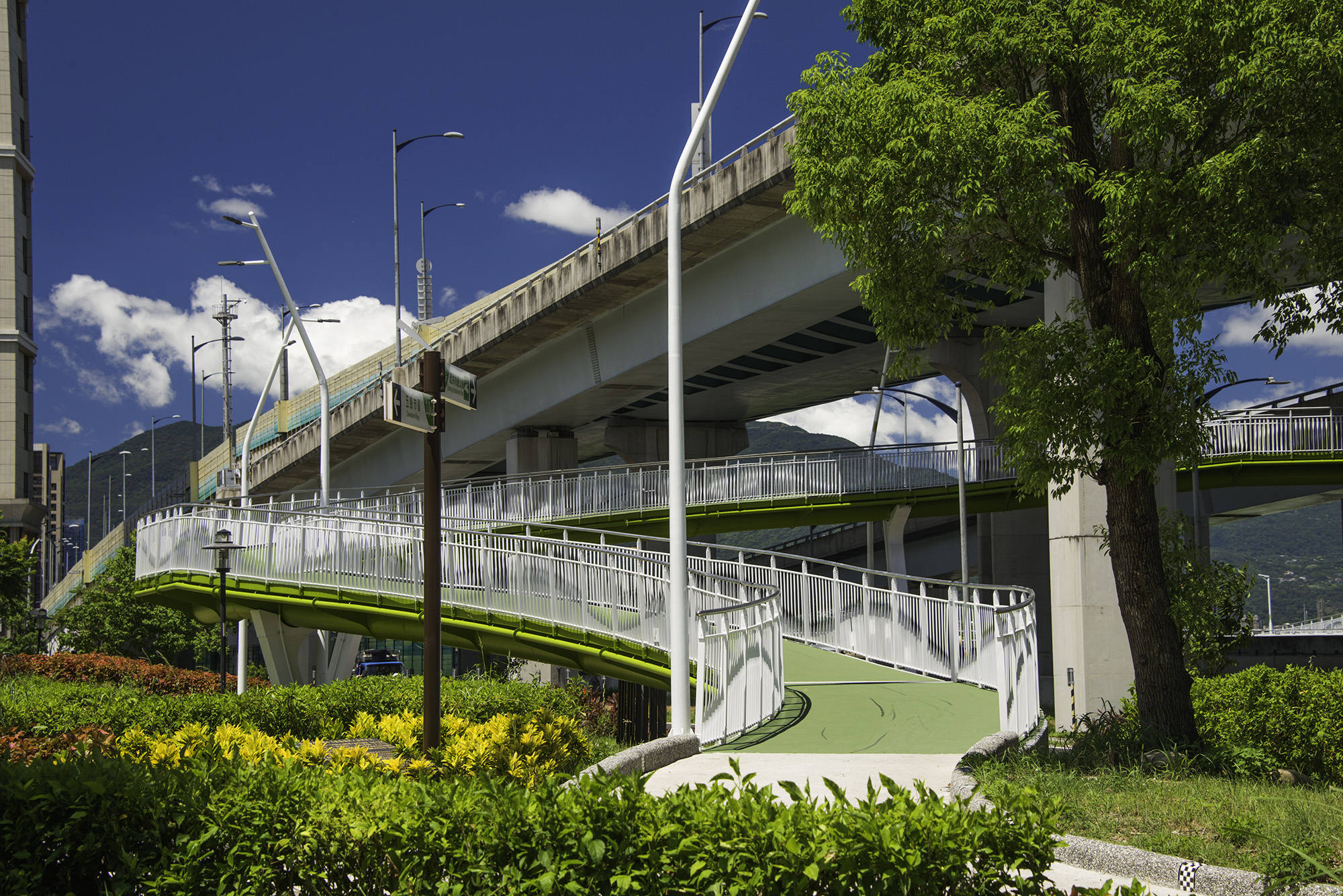 新大直跨堤路橋