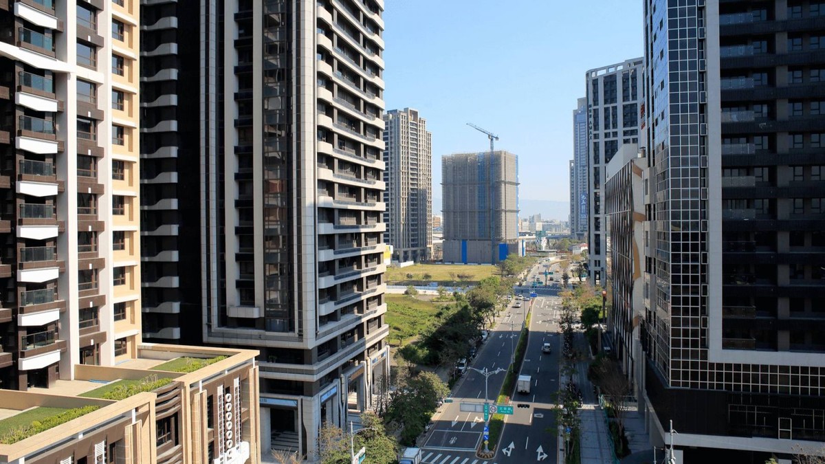 新莊副都心_中央大道街景
